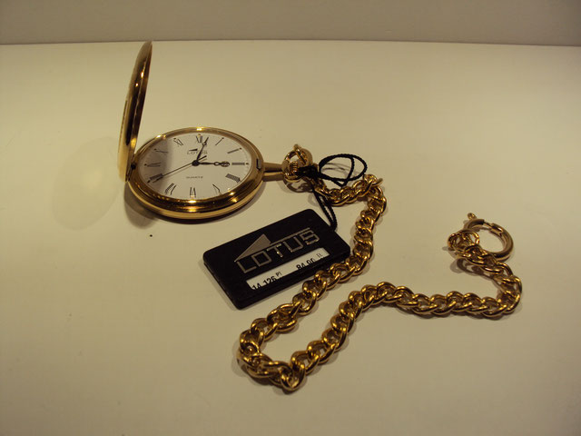 Reloj de bolsillo Lotus plateado. 84€