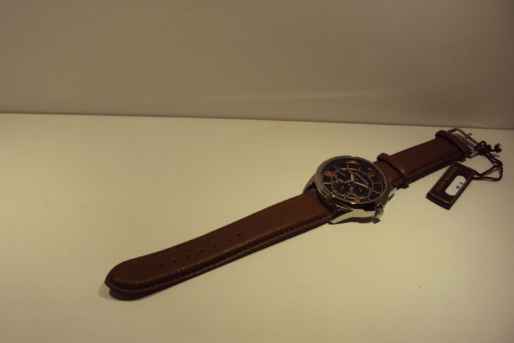 Reloj hombre multifunción,correa de piel marrón claro 69€