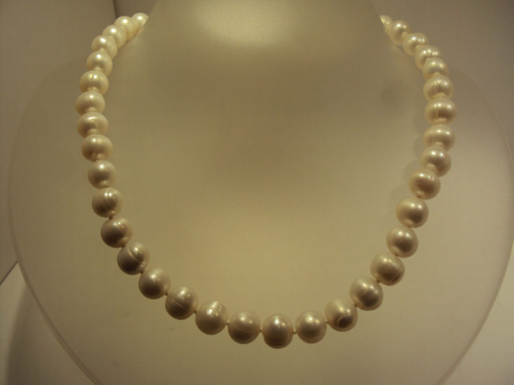 Gargantilla perlas cultivadas con mosquetón italiano de plata 55€