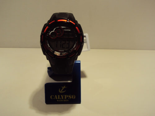 Reloj hombre digital rojo y negro. 29€