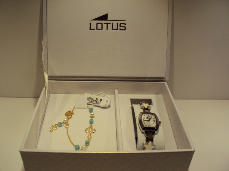 Reloj comunión Lotus de acero con pulsera de regalo valorada en 29€