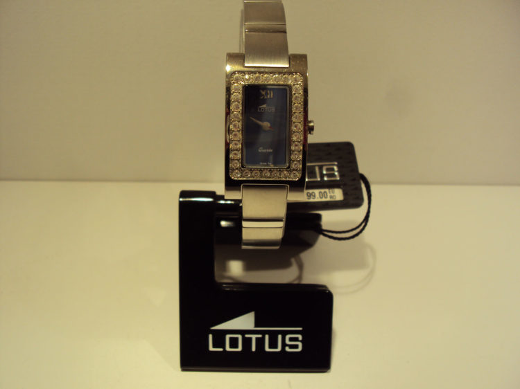 Reloj mujer cuadrado fondo azul oscuro con circonitas.99€