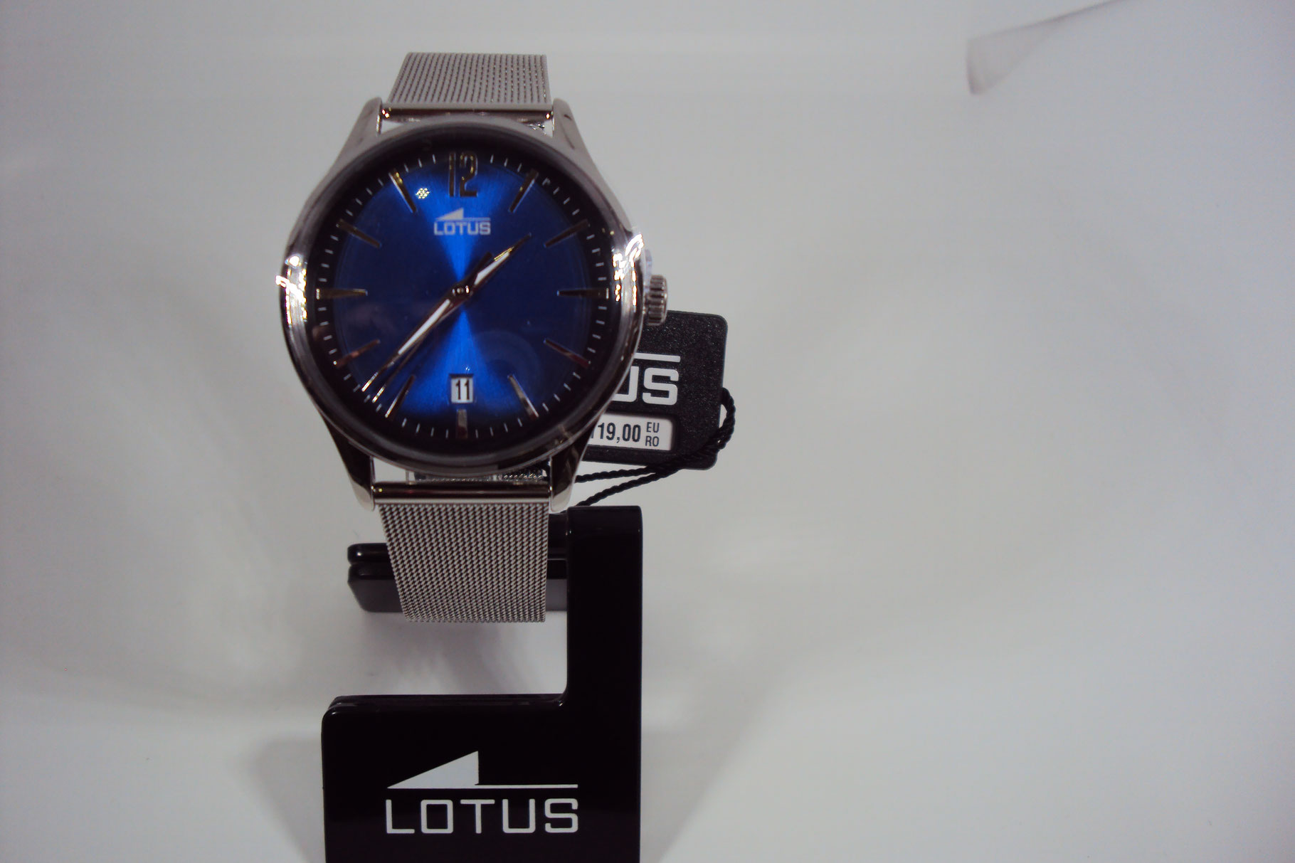 Reloj Lotus de hombre malla esterilla,fondo azul.119€
