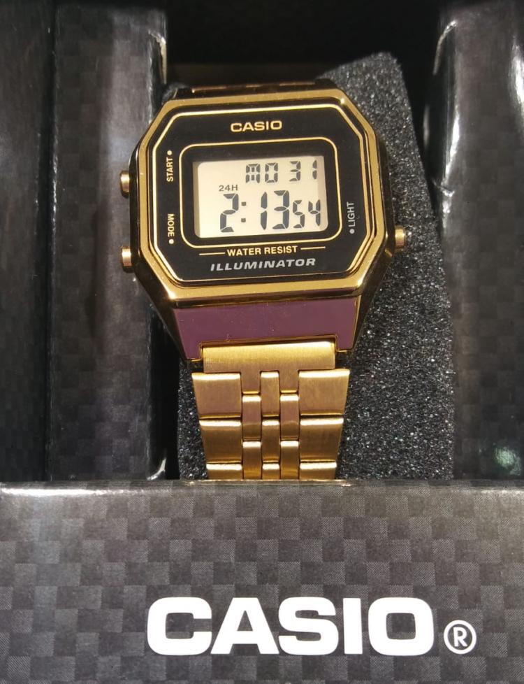 Reloj casio mujer chapado dorado. Water resistant con luz precio 60€
